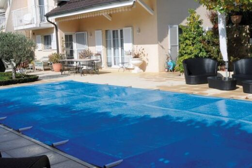 Couverture&#x20;piscine&#x20;s&#x00E9;curis&#x00E9;e