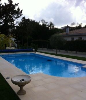 Piscine&#x20;Traditionnelle&#x20;Ma&#x00E7;on&#x00E9;e&#x20;M&#x00E9;rignac