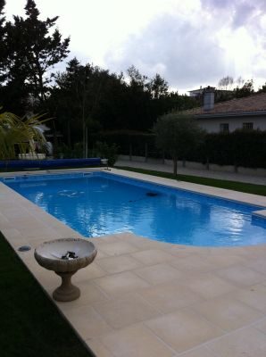 Piscine&#x20;Traditionnelle&#x20;Ma&#x00E7;on&#x00E9;e&#x20;M&#x00E9;rignac