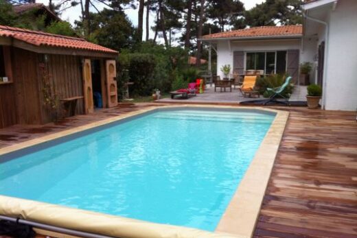 Piscine&#x20;beton&#x20;rectangulaire&#x20;terrasse&#x20;bois&#x20;Cap&#x20;Ferret